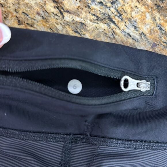 LULULEMON Athletica Run: Pace Crop Active Leggings Stripe Black Size 6 - Picture 5 of 8